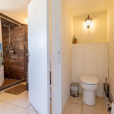 Avec Dortoirs 度假居 *