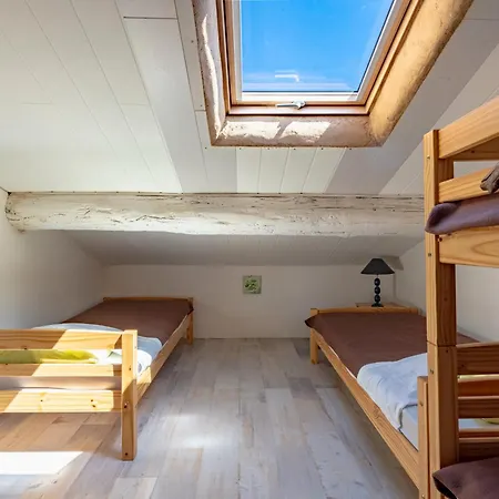 Avec Dortoirs 度假居 Rigarda